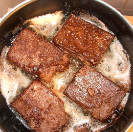 Gebakken balkenbrij met bakboter